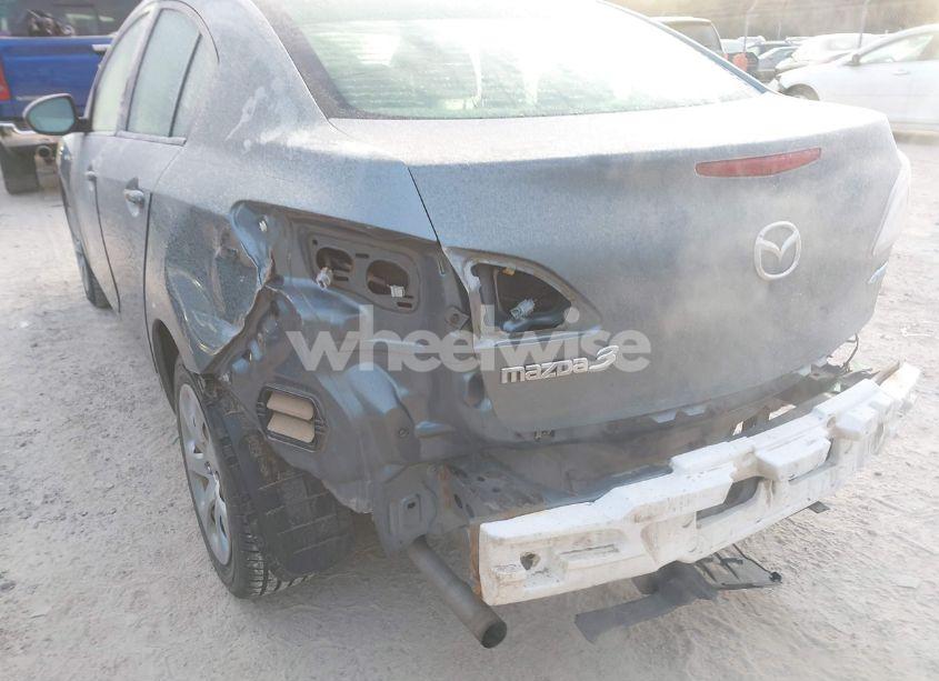Photo 6 of 2013 Mazda Mazda3 I SPORT (VIN JM1BL1U73D1783926)