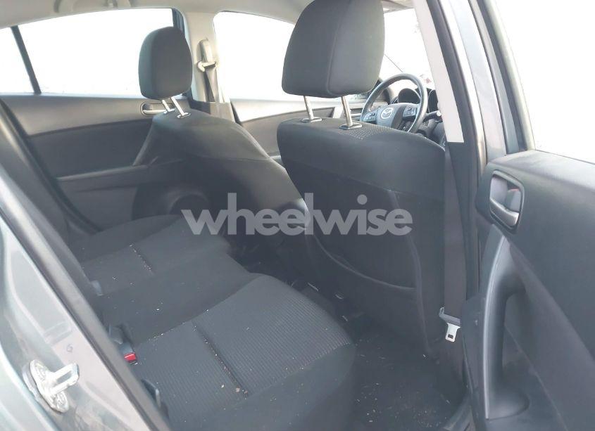 Photo 8 of 2013 Mazda Mazda3 I SPORT (VIN JM1BL1U73D1783926)