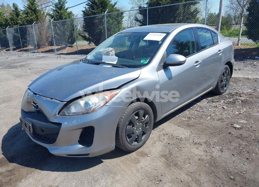 Photo 2 of 2013 Mazda Mazda3 I SPORT (VIN JM1BL1U73D1814690)