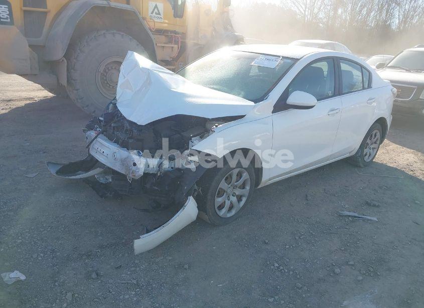 Photo 2 of 2013 Mazda Mazda3 I SPORT (VIN JM1BL1U74D1788780)