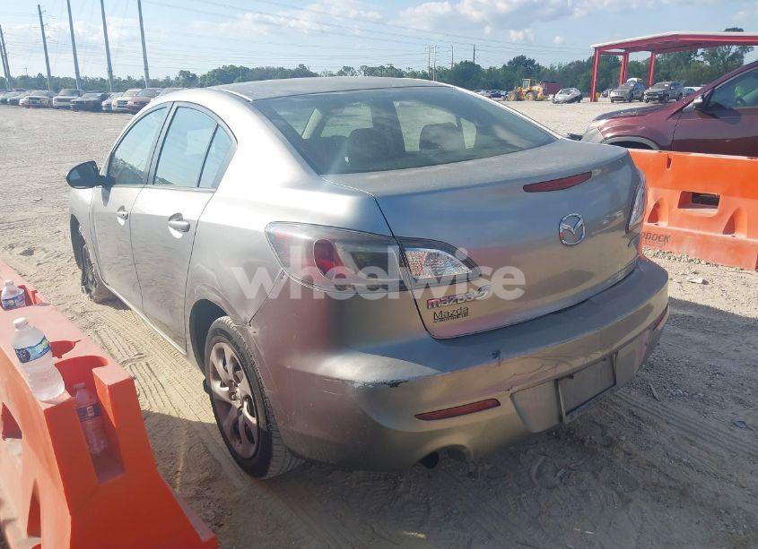 Photo 3 of 2013 Mazda Mazda3 I SPORT (VIN JM1BL1U75D1704675)