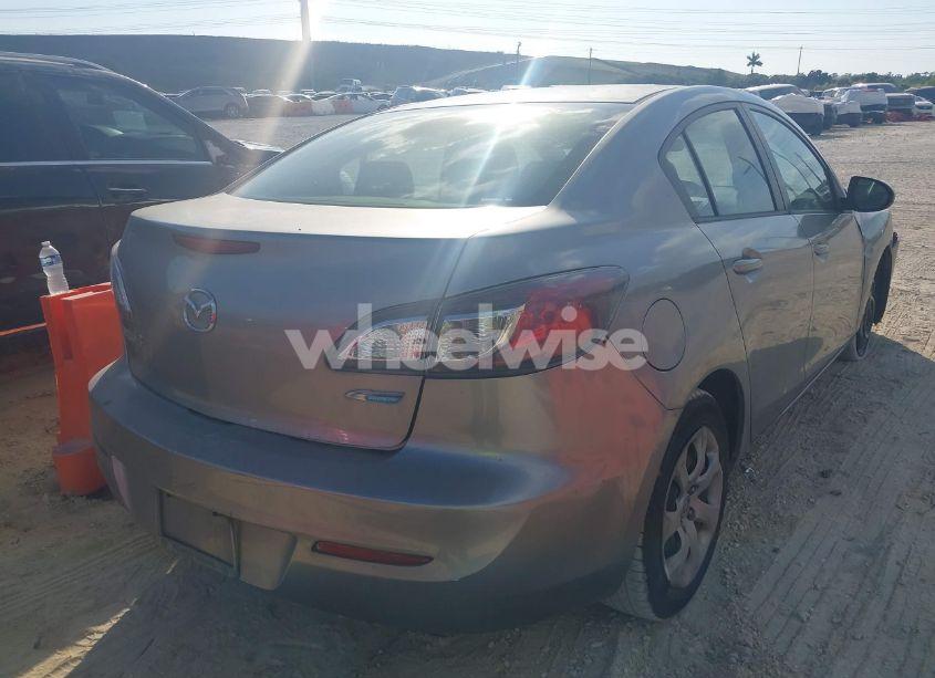 Photo 4 of 2013 Mazda Mazda3 I SPORT (VIN JM1BL1U75D1704675)