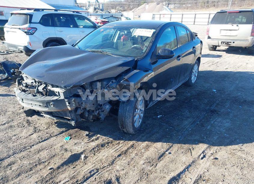 Photo 2 of 2013 Mazda Mazda3 I SPORT (VIN JM1BL1U75D1718348)