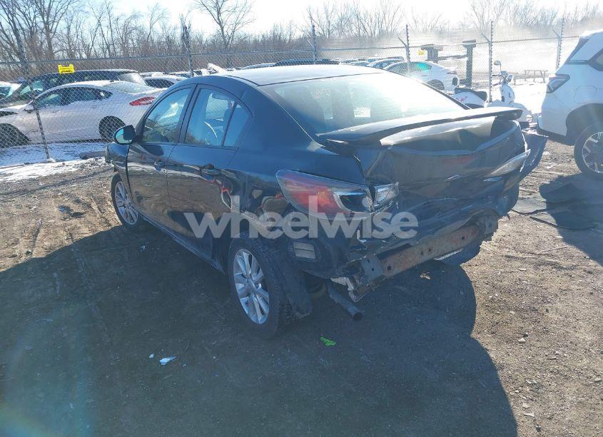 Photo 3 of 2013 Mazda Mazda3 I SPORT (VIN JM1BL1U75D1718348)