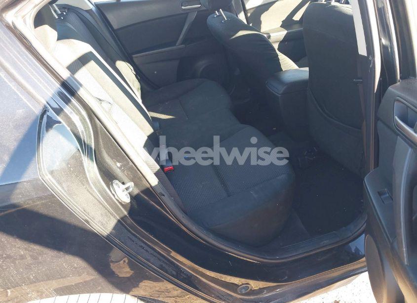 Photo 8 of 2013 Mazda Mazda3 I SPORT (VIN JM1BL1U75D1718348)