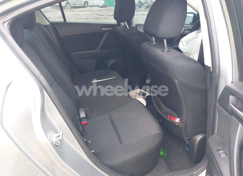 Photo 8 of 2013 Mazda Mazda3 I SPORT (VIN JM1BL1U75D1743637)