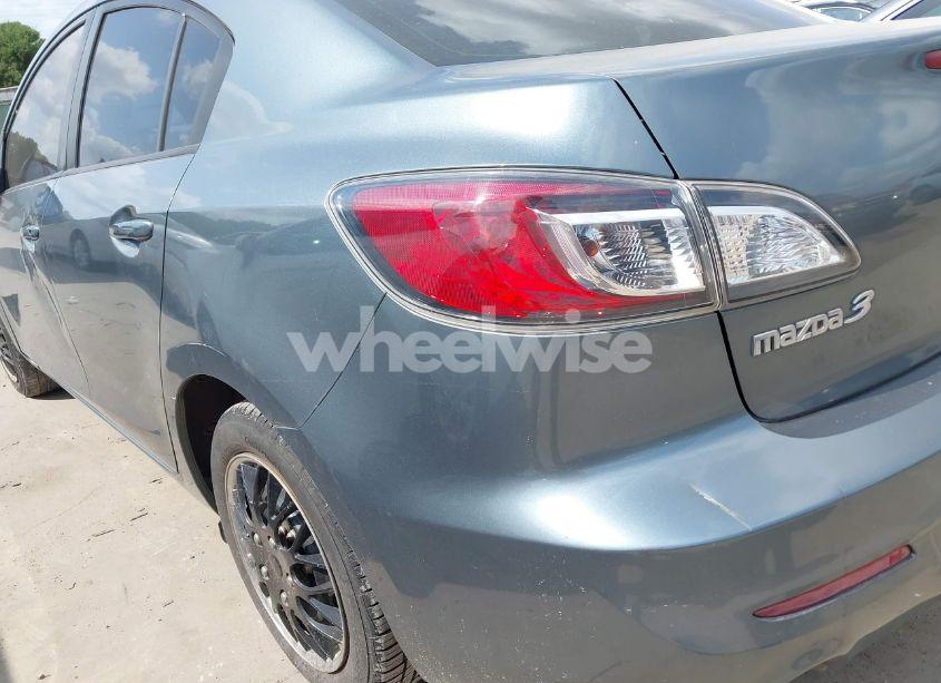 Photo 17 of 2013 Mazda Mazda3 I SPORT (VIN JM1BL1U76D1702885)