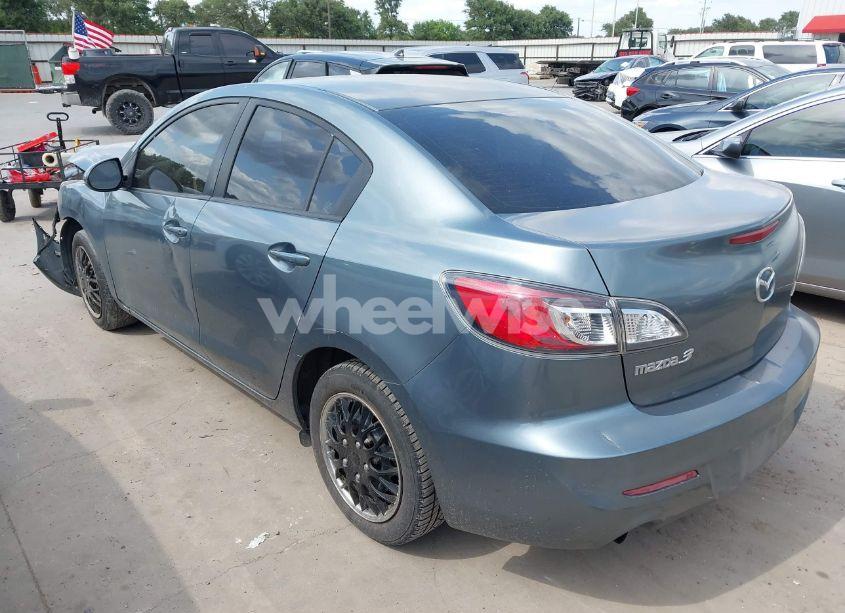Photo 3 of 2013 Mazda Mazda3 I SPORT (VIN JM1BL1U76D1702885)