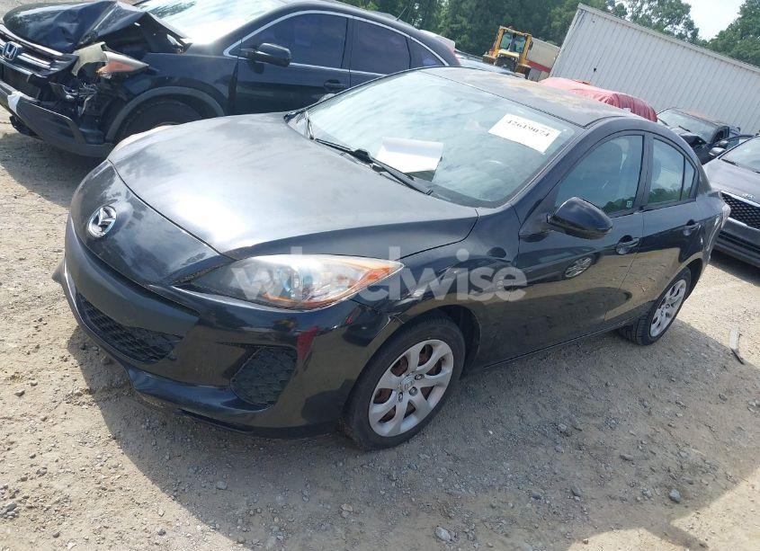 Photo 2 of 2013 Mazda Mazda3 I SPORT (VIN JM1BL1U76D1742979)