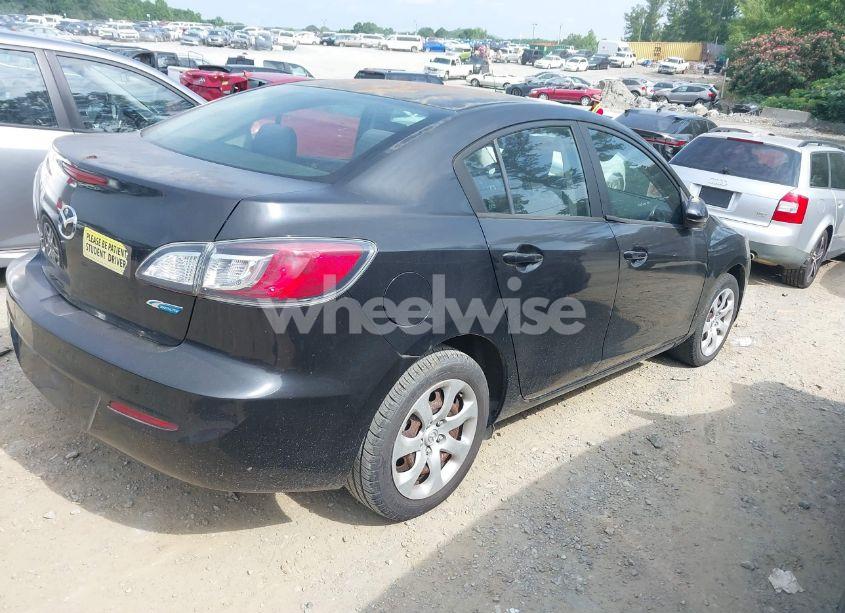 Photo 4 of 2013 Mazda Mazda3 I SPORT (VIN JM1BL1U76D1742979)