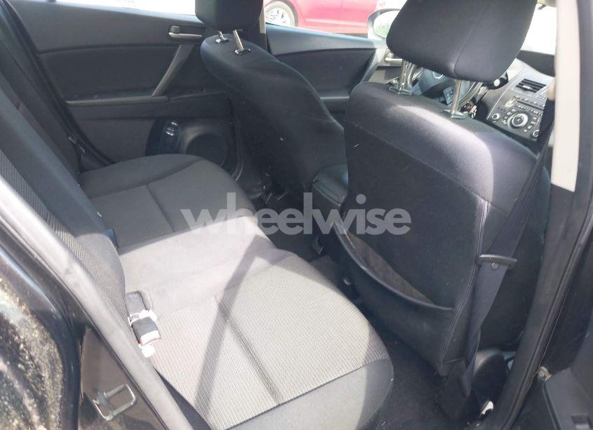 Photo 8 of 2013 Mazda Mazda3 I SPORT (VIN JM1BL1U76D1742979)