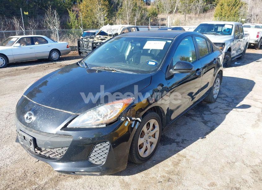 Photo 2 of 2013 Mazda Mazda3 I SPORT (VIN JM1BL1U78D1717355)