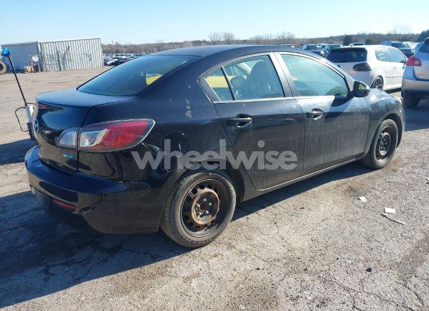 Photo 4 of 2013 Mazda Mazda3 I SPORT (VIN JM1BL1U78D1717355)