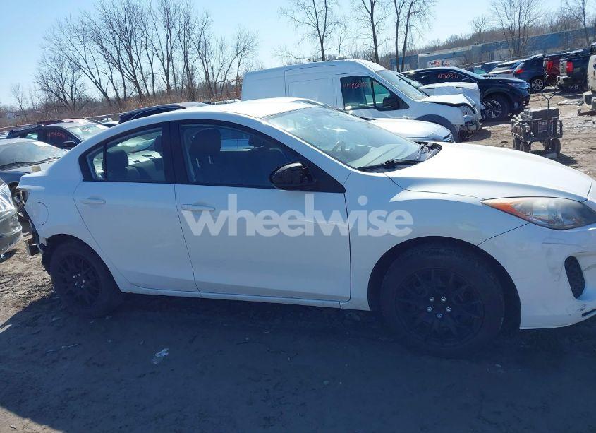 Photo 14 of 2013 Mazda Mazda3 I SPORT (VIN JM1BL1U79D1739798)