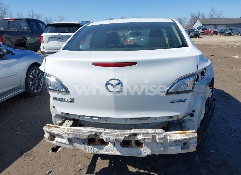 Photo 17 of 2013 Mazda Mazda3 I SPORT (VIN JM1BL1U79D1739798)