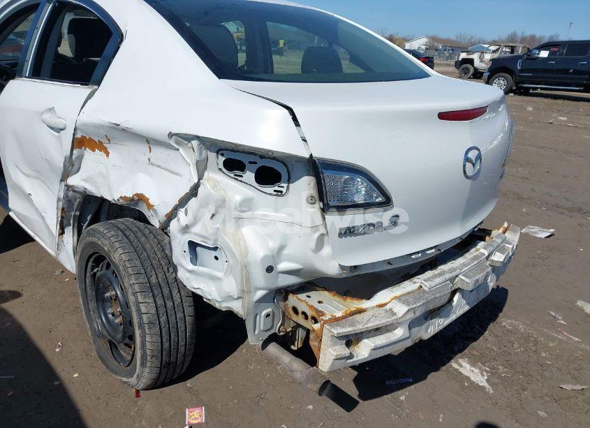 Photo 6 of 2013 Mazda Mazda3 I SPORT (VIN JM1BL1U79D1739798)