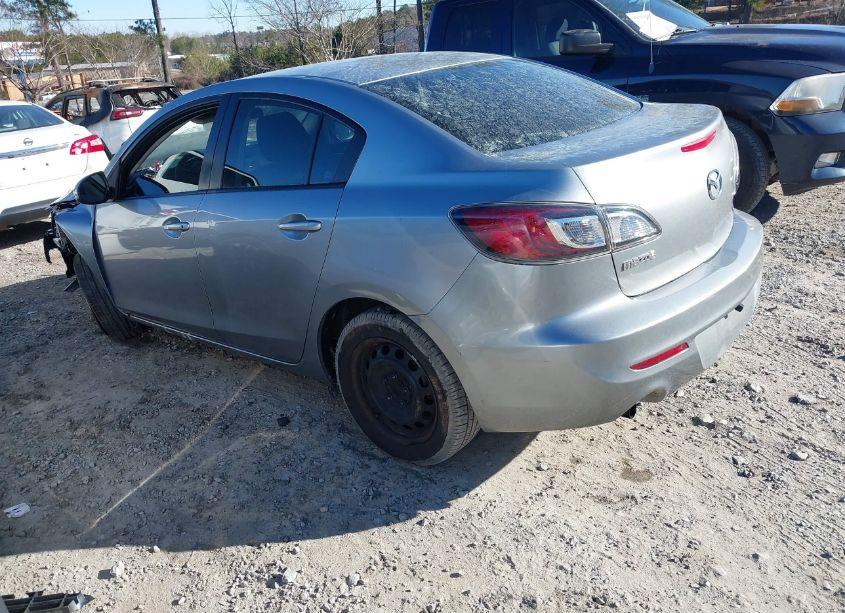 Photo 3 of 2013 Mazda Mazda3 I SPORT (VIN JM1BL1U79D1798690)