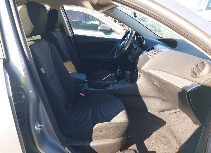 Photo 5 of 2013 Mazda Mazda3 I SPORT (VIN JM1BL1U79D1798690)
