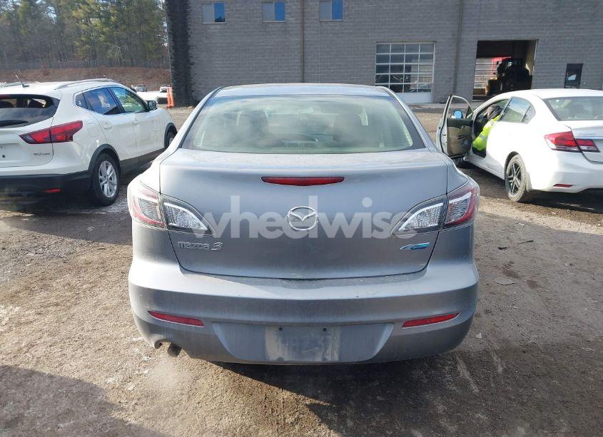 Photo 16 of 2013 Mazda Mazda3 I SPORT (VIN JM1BL1U79D1806545)