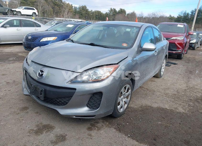 Photo 2 of 2013 Mazda Mazda3 I SPORT (VIN JM1BL1U79D1806545)