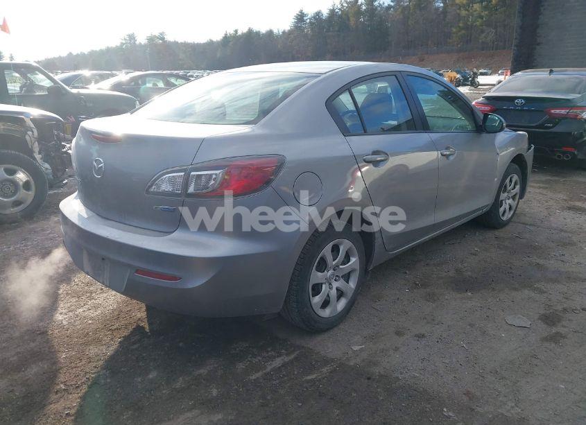 Photo 4 of 2013 Mazda Mazda3 I SPORT (VIN JM1BL1U79D1806545)