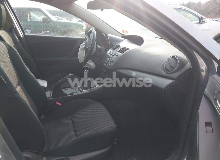 Photo 5 of 2013 Mazda Mazda3 I SPORT (VIN JM1BL1U79D1806545)