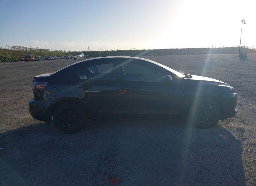 Photo 12 of 2013 Mazda Mazda3 I SPORT (VIN JM1BL1U7XD1703277)