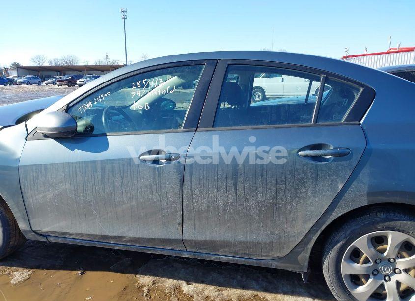 Photo 14 of 2013 Mazda Mazda3 I SPORT (VIN JM1BL1U7XD1712559)