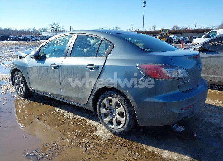 Photo 3 of 2013 Mazda Mazda3 I SPORT (VIN JM1BL1U7XD1712559)