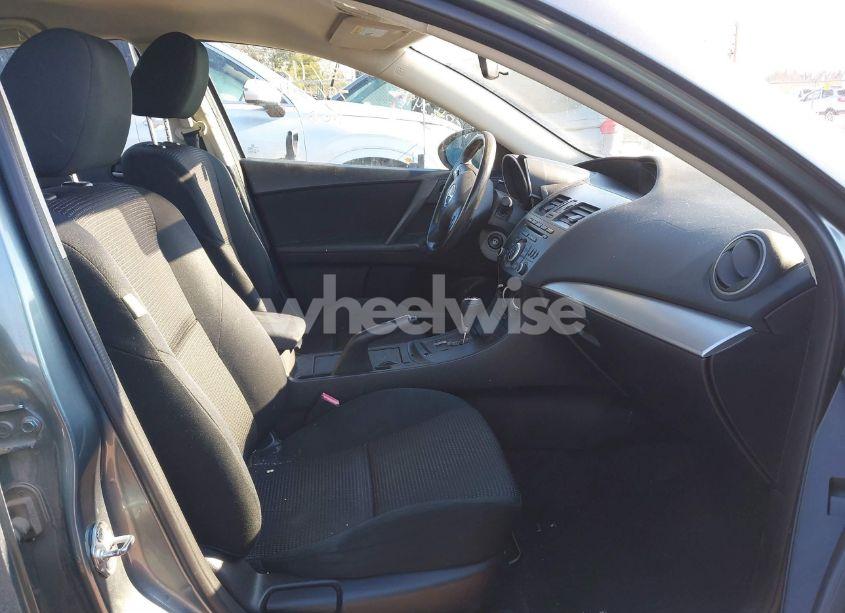 Photo 5 of 2013 Mazda Mazda3 I SPORT (VIN JM1BL1U7XD1712559)