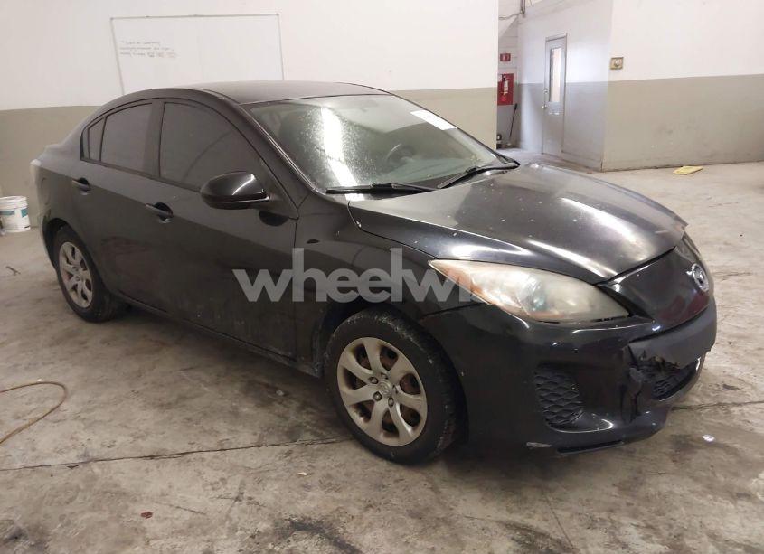 2013 Mazda Mazda3 I SPORT (VIN JM1BL1U7XD1762121) main photo