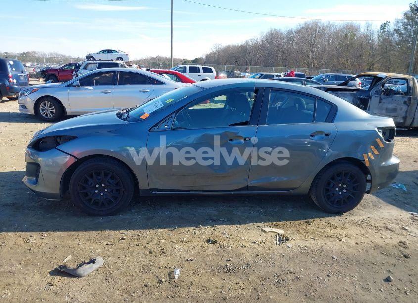 Photo 15 of 2013 Mazda Mazda3 I SPORT (VIN JM1BL1U7XD1814363)