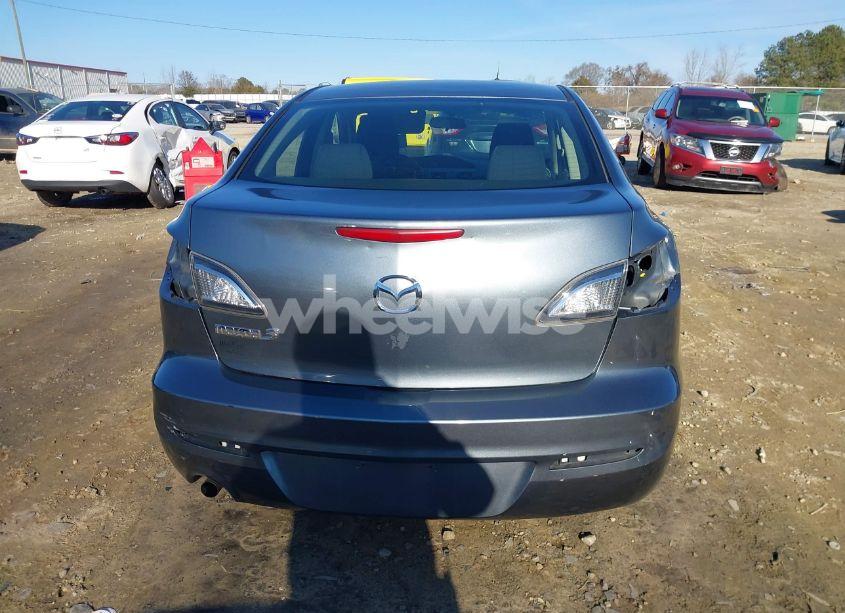 Photo 17 of 2013 Mazda Mazda3 I SPORT (VIN JM1BL1U7XD1814363)
