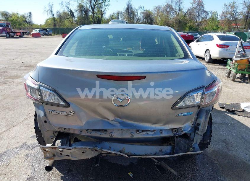 Photo 17 of 2013 Mazda Mazda3 I SPORT (VIN JM1BL1U82D1709356)