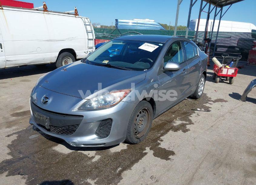 Photo 2 of 2013 Mazda Mazda3 I SPORT (VIN JM1BL1U82D1709356)