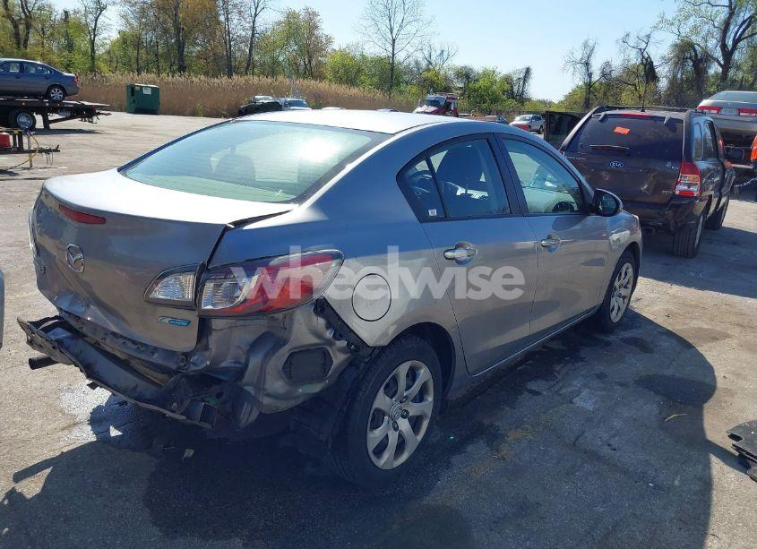 Photo 4 of 2013 Mazda Mazda3 I SPORT (VIN JM1BL1U82D1709356)