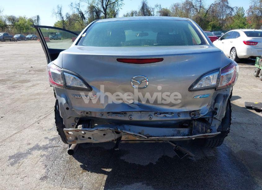 Photo 6 of 2013 Mazda Mazda3 I SPORT (VIN JM1BL1U82D1709356)