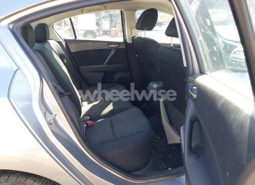 Photo 8 of 2013 Mazda Mazda3 I SPORT (VIN JM1BL1U82D1709356)