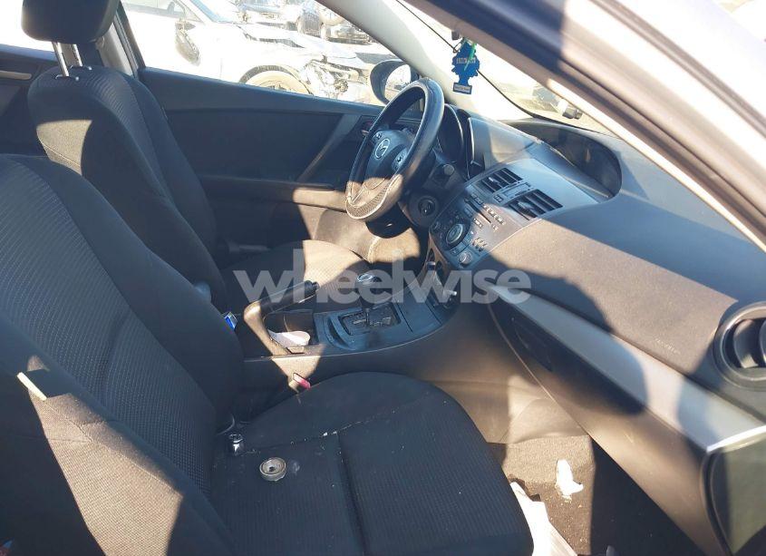 Photo 5 of 2013 Mazda Mazda3 I SPORT (VIN JM1BL1U87D1703441)
