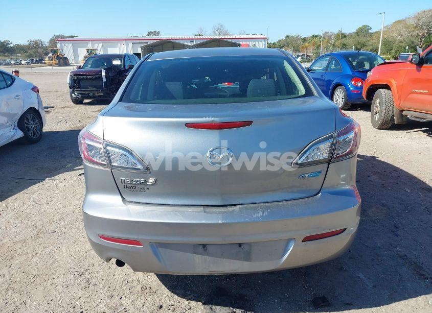 Photo 16 of 2013 Mazda Mazda3 I SPORT (VIN JM1BL1U89D1708401)