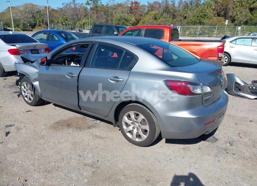 Photo 3 of 2013 Mazda Mazda3 I SPORT (VIN JM1BL1U89D1708401)