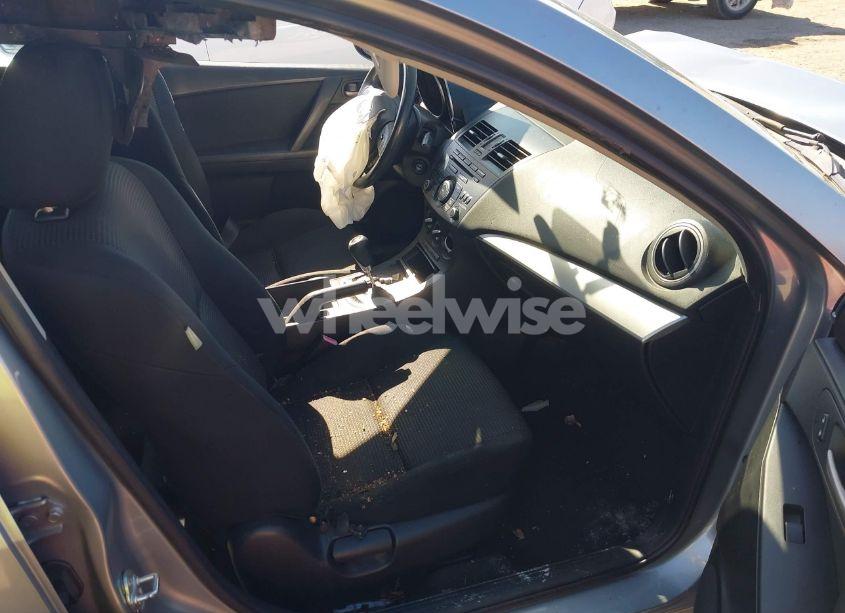 Photo 5 of 2013 Mazda Mazda3 I SPORT (VIN JM1BL1U89D1708401)