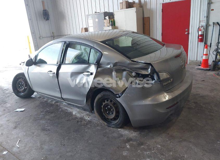 Photo 3 of 2012 Mazda Mazda3 I SPORT (VIN JM1BL1UF0C1525854)