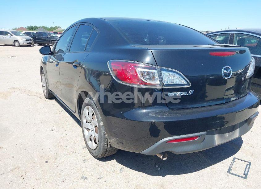 Photo 3 of 2011 Mazda Mazda3 I SPORT (VIN JM1BL1UF1B1455344)