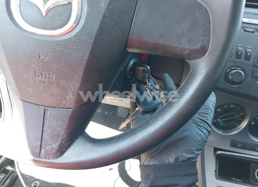 Photo 6 of 2011 Mazda Mazda3 I SPORT (VIN JM1BL1UF1B1455344)