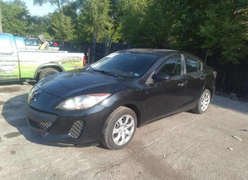 Photo 2 of 2012 Mazda Mazda3 I SPORT (VIN JM1BL1UF1C1507489)