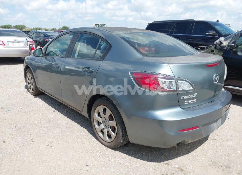 Photo 3 of 2012 Mazda Mazda3 I SPORT (VIN JM1BL1UF1C1579762)