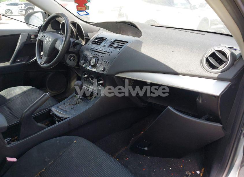 Photo 5 of 2012 Mazda Mazda3 I SPORT (VIN JM1BL1UF1C1579762)