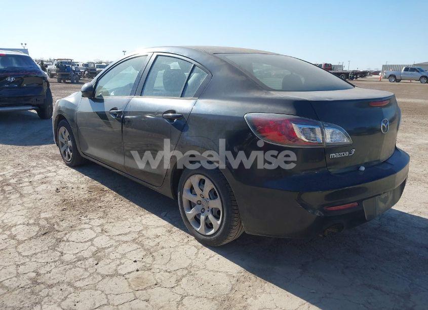 Photo 3 of 2012 Mazda Mazda3 I SPORT (VIN JM1BL1UF1C1653469)