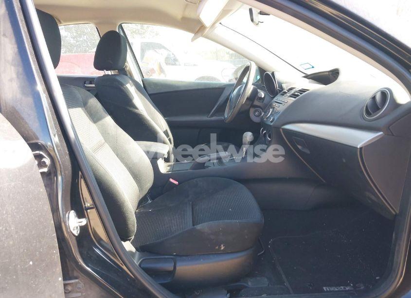 Photo 5 of 2012 Mazda Mazda3 I SPORT (VIN JM1BL1UF1C1653469)